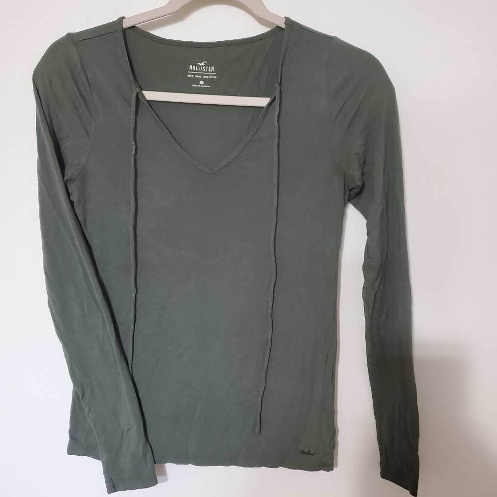 Hollister long sleeve green shirt xs
